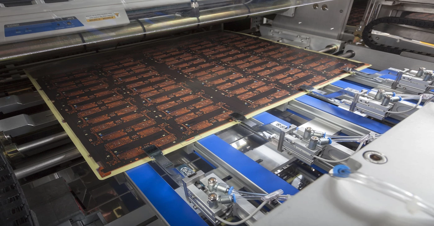 PCB processing in the vacuum rolling process